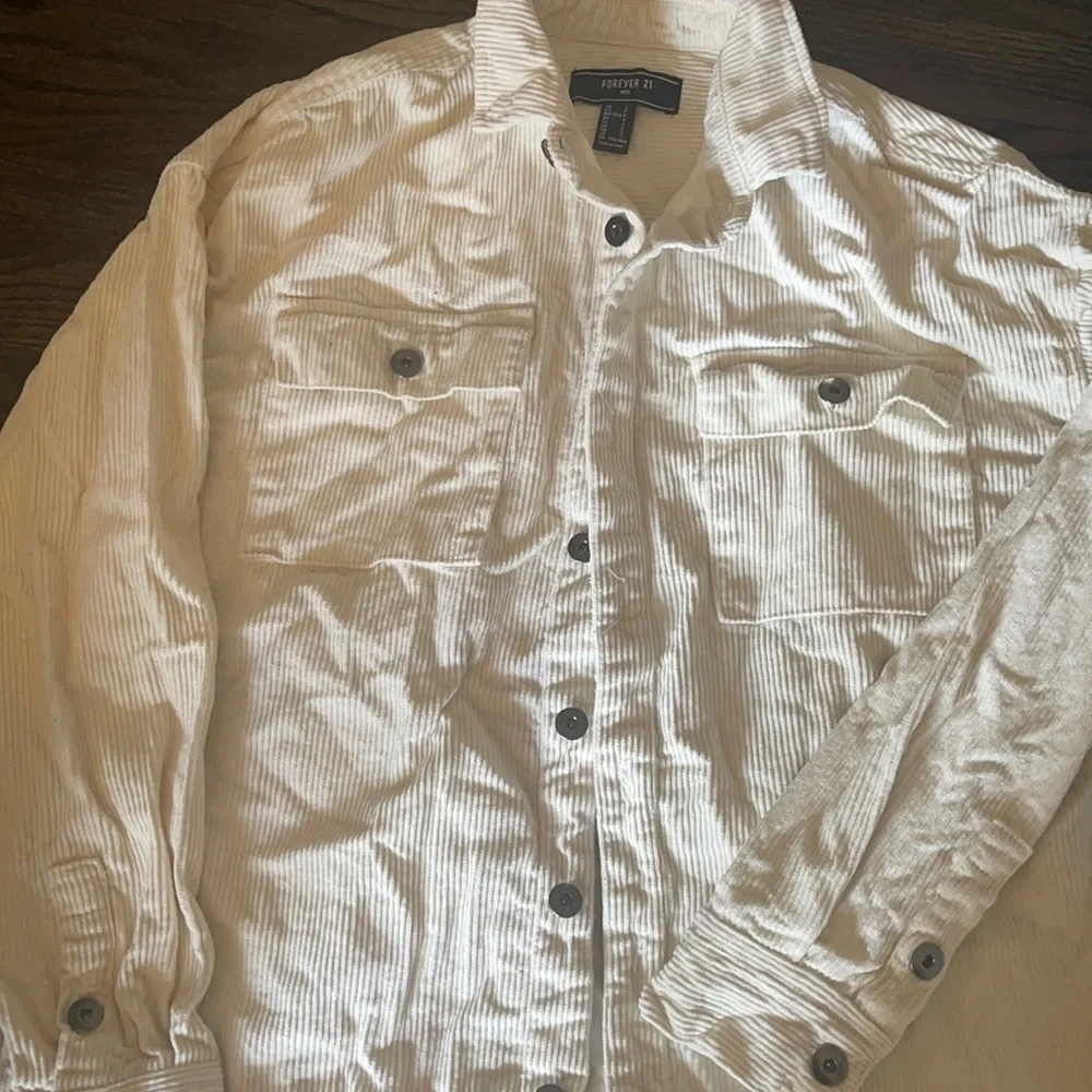 Button up - Picture 1 of 2